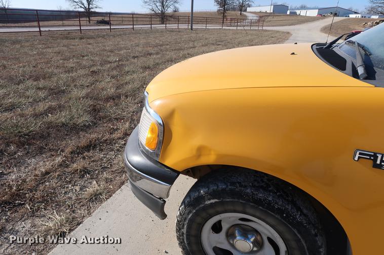 image for item DD9555 2001 Ford F150 pickup truck
