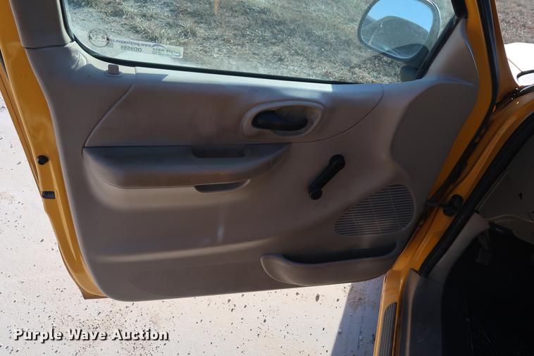 image for item DD9555 2001 Ford F150 pickup truck