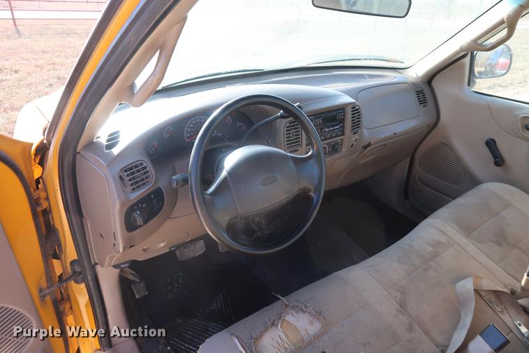 image for item DD9555 2001 Ford F150 pickup truck