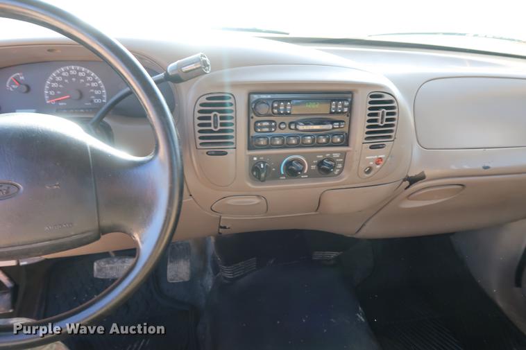 image for item DD9555 2001 Ford F150 pickup truck