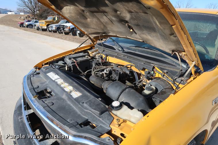 image for item DD9555 2001 Ford F150 pickup truck