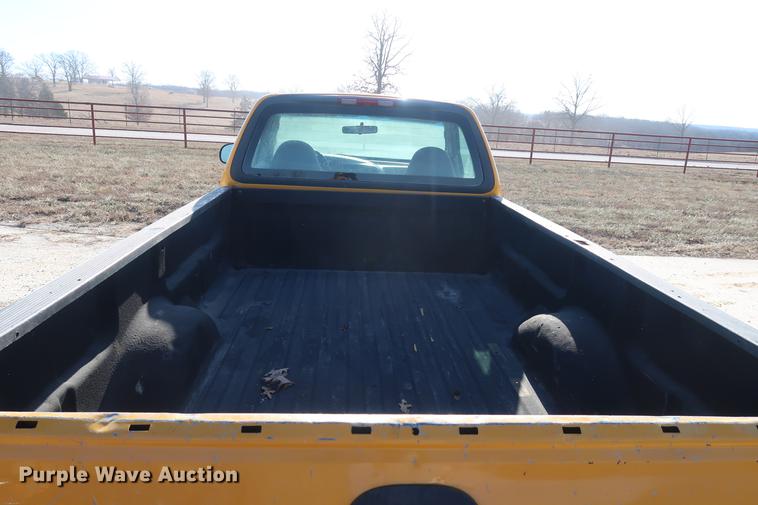 image for item DD9556 2001 Ford F150 pickup truck