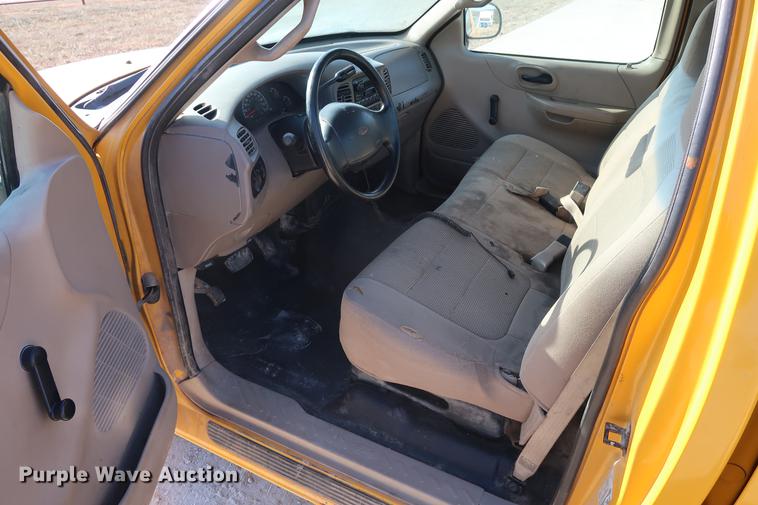 image for item DD9556 2001 Ford F150 pickup truck