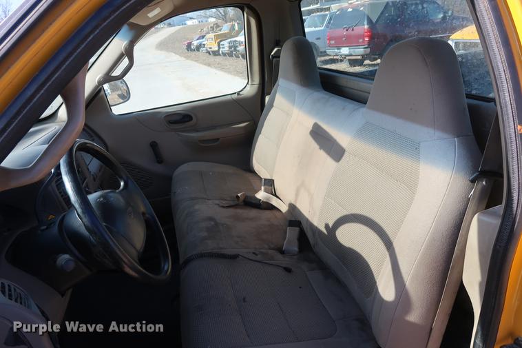 image for item DD9556 2001 Ford F150 pickup truck