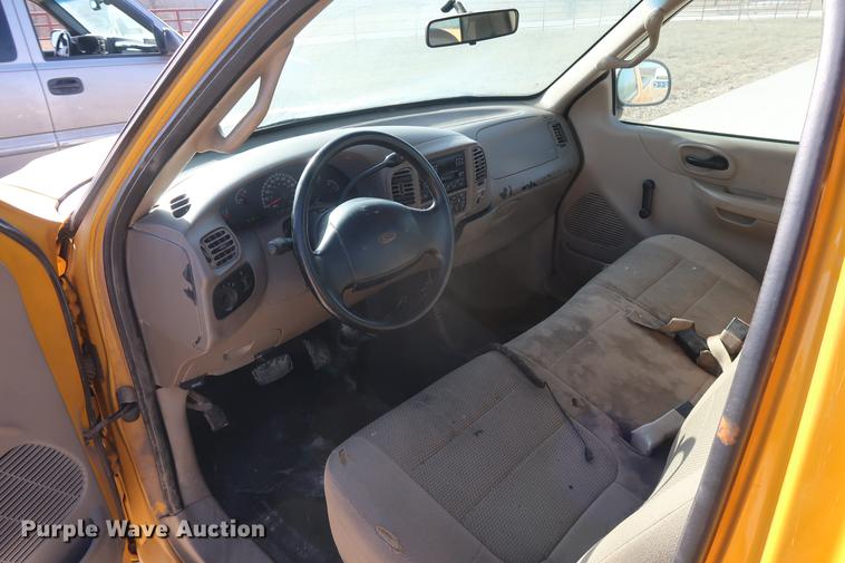 image for item DD9556 2001 Ford F150 pickup truck