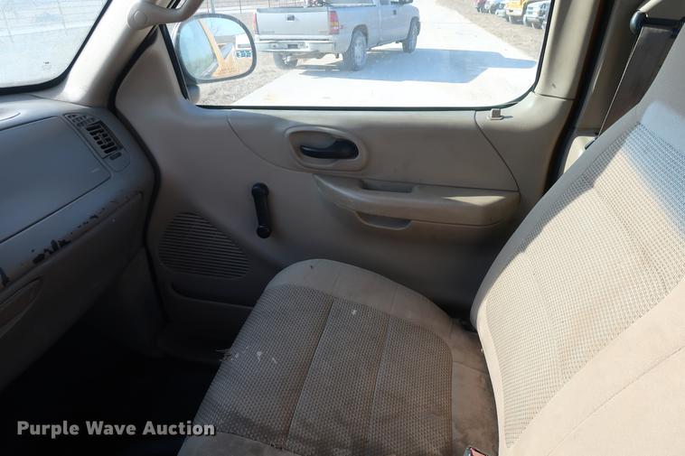 image for item DD9556 2001 Ford F150 pickup truck