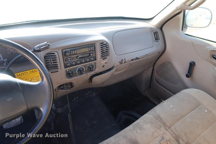 image for item DD9556 2001 Ford F150 pickup truck