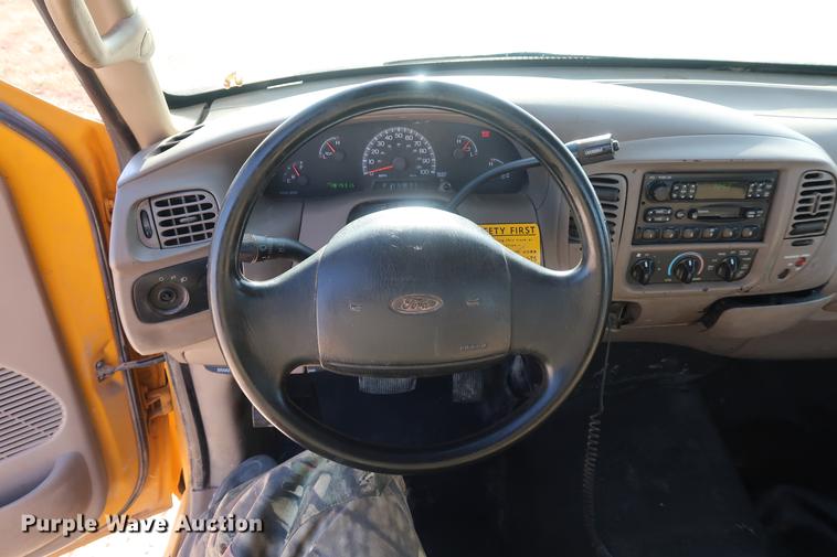 image for item DD9556 2001 Ford F150 pickup truck