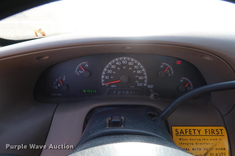 image for item DD9556 2001 Ford F150 pickup truck