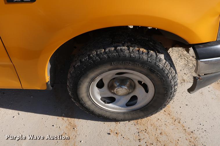 image for item DD9556 2001 Ford F150 pickup truck