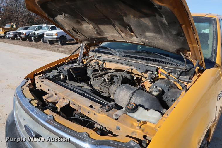 image for item DD9556 2001 Ford F150 pickup truck