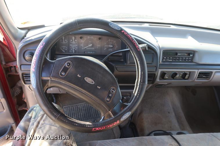 image for item DD9557 1997 Ford F350 flatbed pickup truck