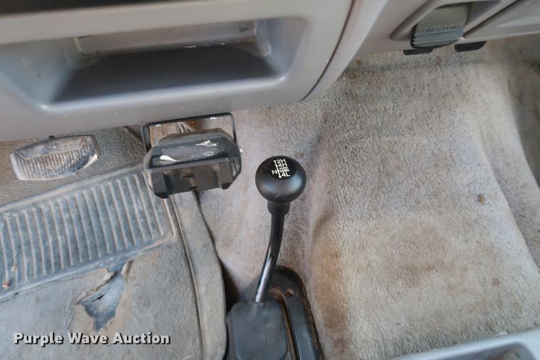 image for item DD9557 1997 Ford F350 flatbed pickup truck