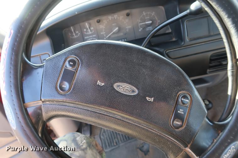 image for item DD9557 1997 Ford F350 flatbed pickup truck