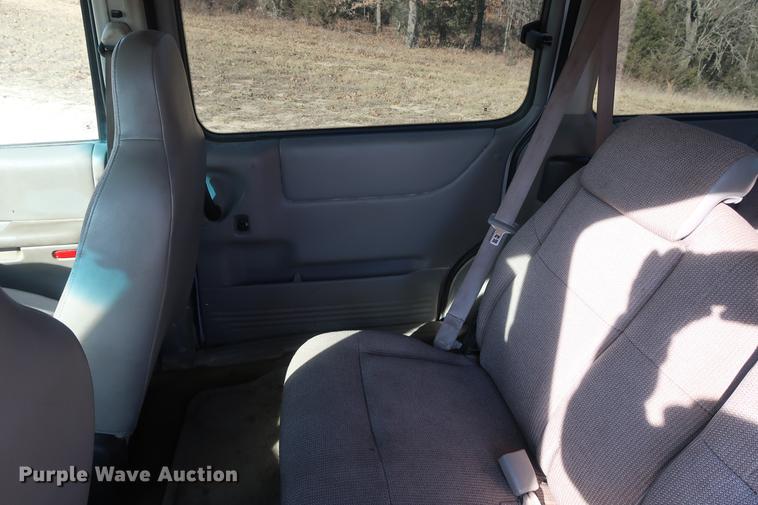 image for item DD9559 2004 Chevrolet Venture van