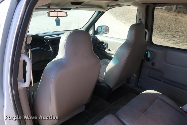 image for item DD9559 2004 Chevrolet Venture van