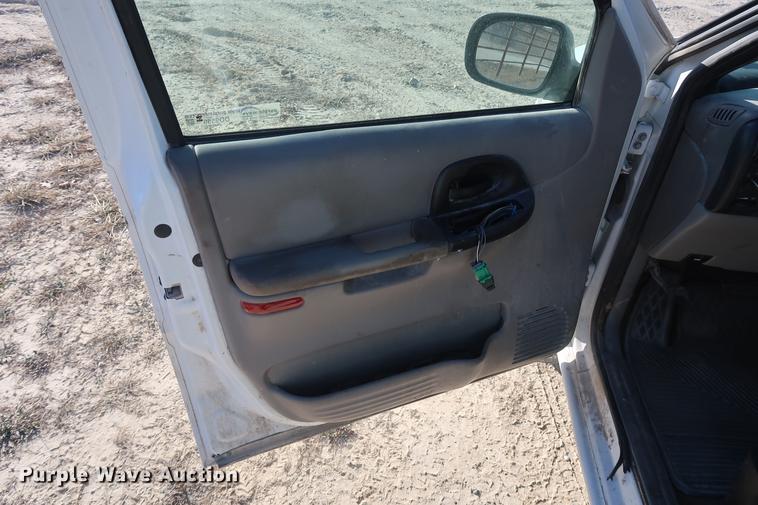 image for item DD9559 2004 Chevrolet Venture van