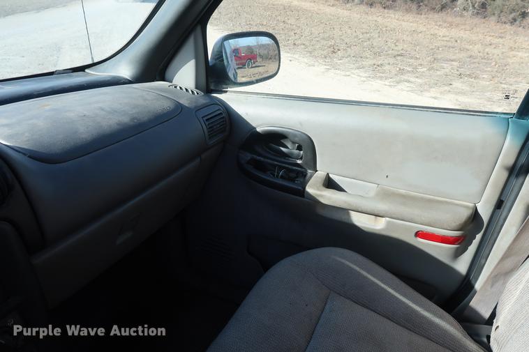 image for item DD9559 2004 Chevrolet Venture van