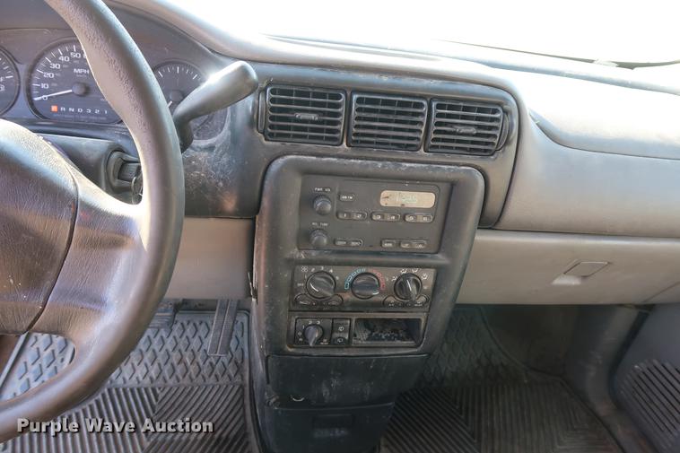 image for item DD9559 2004 Chevrolet Venture van