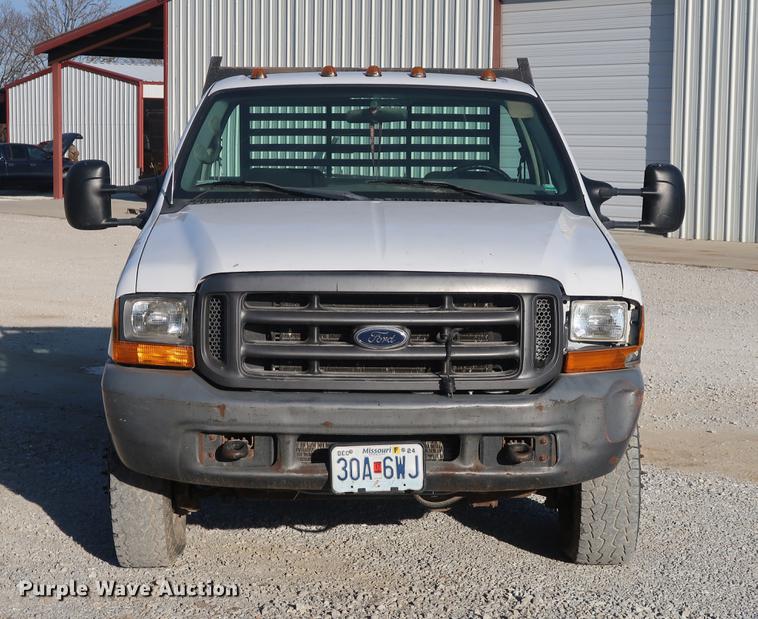image for item DD9560 2000 Ford F350 Super Duty flatbed pickup truck