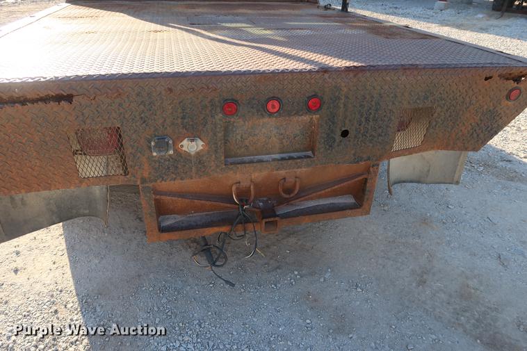 image for item DD9560 2000 Ford F350 Super Duty flatbed pickup truck