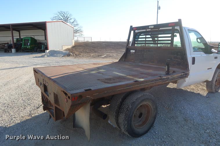 image for item DD9560 2000 Ford F350 Super Duty flatbed pickup truck