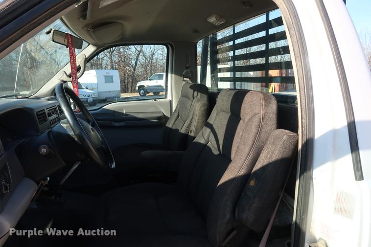 image for item DD9560 2000 Ford F350 Super Duty flatbed pickup truck