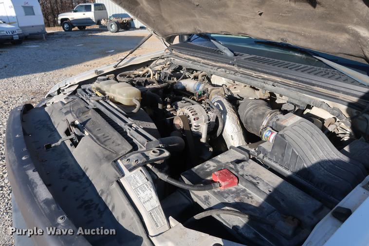 image for item DD9560 2000 Ford F350 Super Duty flatbed pickup truck