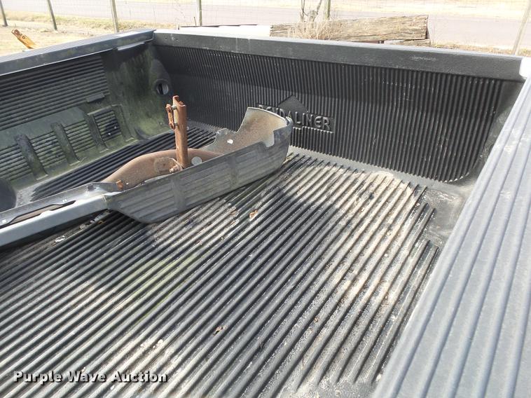 image for item DS9619 2003 Ford F250 pickup truck bed