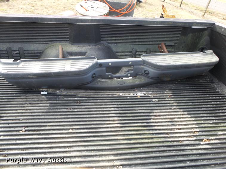 image for item DS9619 2003 Ford F250 pickup truck bed