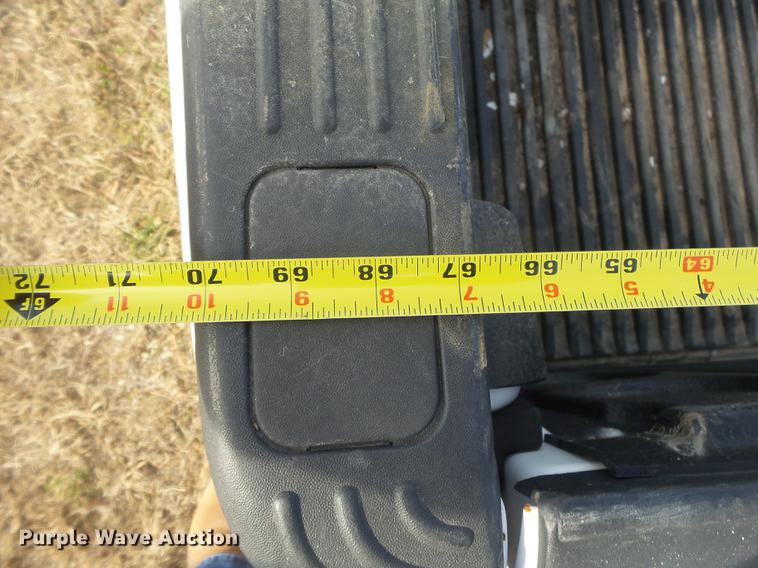 image for item DS9619 2003 Ford F250 pickup truck bed