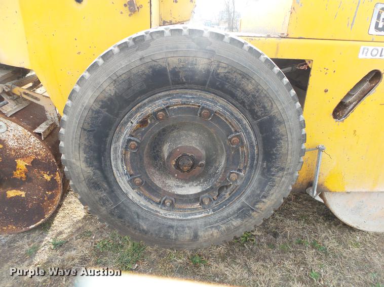 image for item DS9622 Galion Rollonstatic double drum roller