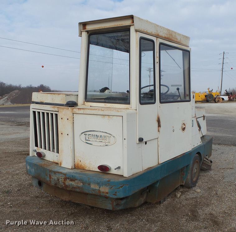 image for item DS9623 Tennant 92 sweeper