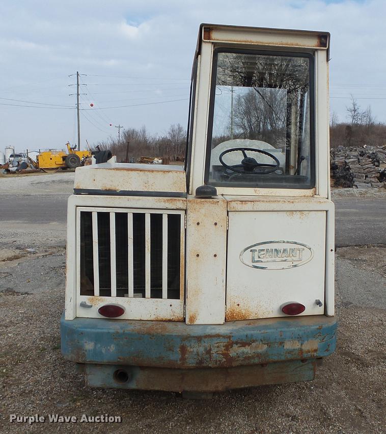 image for item DS9623 Tennant 92 sweeper