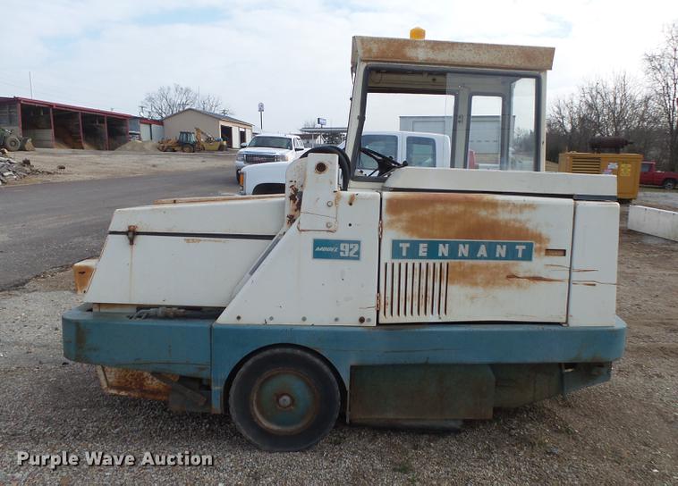image for item DS9623 Tennant 92 sweeper