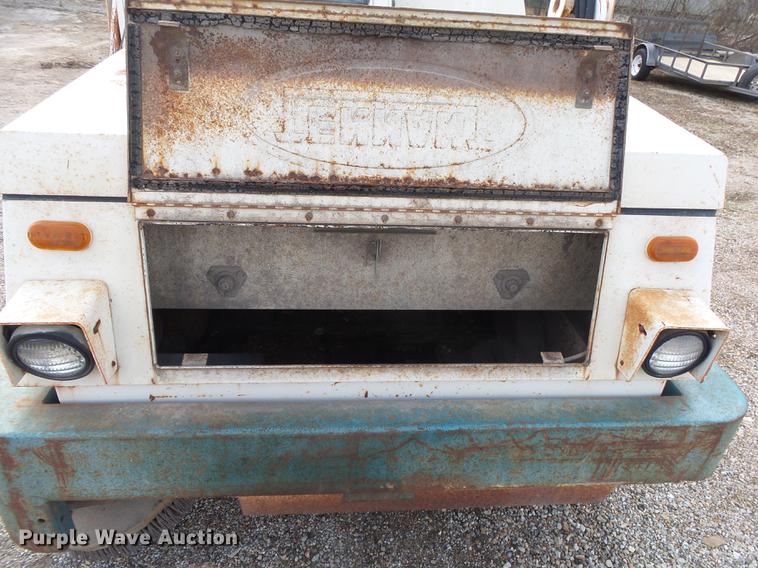 image for item DS9623 Tennant 92 sweeper