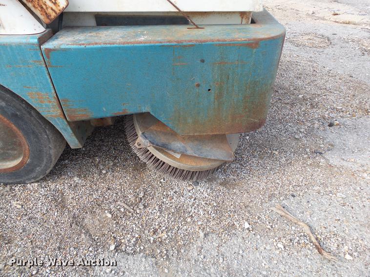 image for item DS9623 Tennant 92 sweeper