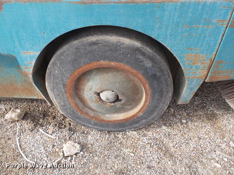 image for item DS9623 Tennant 92 sweeper