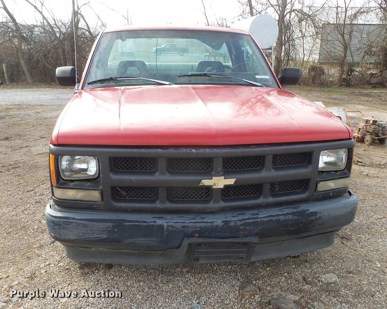 image for item DS9629 1993 Chevrolet C1500 pickup truck