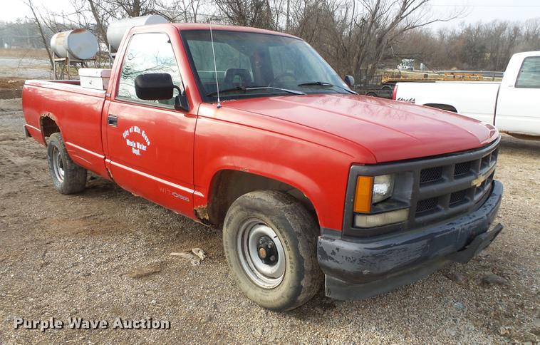 image for item DS9629 1993 Chevrolet C1500 pickup truck