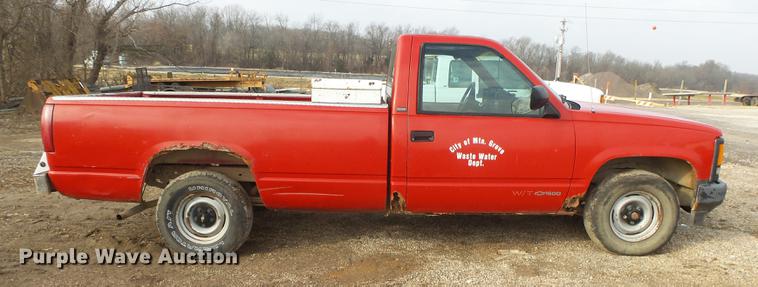 image for item DS9629 1993 Chevrolet C1500 pickup truck