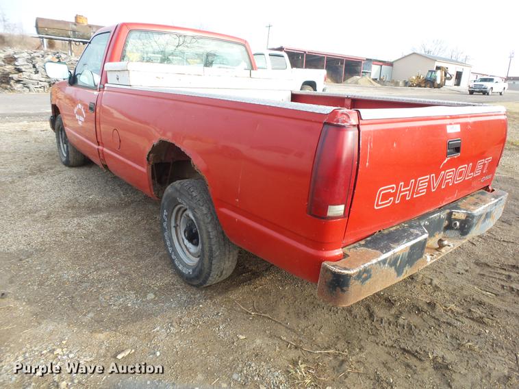 image for item DS9629 1993 Chevrolet C1500 pickup truck