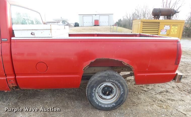 image for item DS9629 1993 Chevrolet C1500 pickup truck