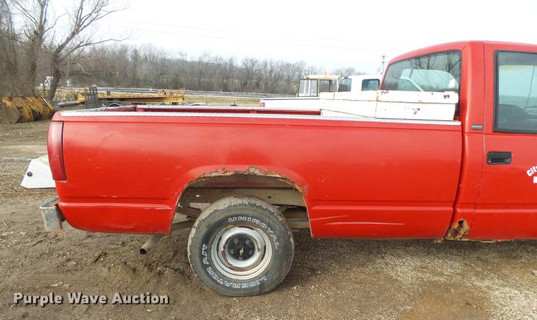 image for item DS9629 1993 Chevrolet C1500 pickup truck