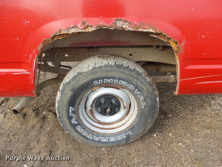 image for item DS9629 1993 Chevrolet C1500 pickup truck