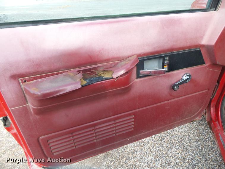 image for item DS9629 1993 Chevrolet C1500 pickup truck