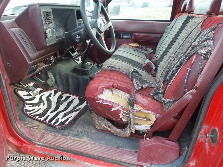 image for item DS9629 1993 Chevrolet C1500 pickup truck