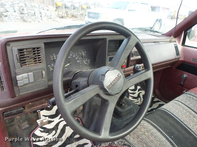 image for item DS9629 1993 Chevrolet C1500 pickup truck