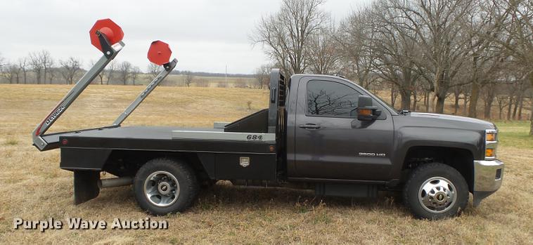 image for item DS9631 2015 Chevrolet Silverado 3500HD flatbed pickup truck