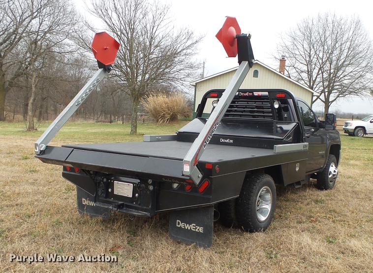 image for item DS9631 2015 Chevrolet Silverado 3500HD flatbed pickup truck
